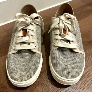 OLUKAI Pehuea Li Women’s Lightweight Sneakers Tan White Tennis Shoes Size 10